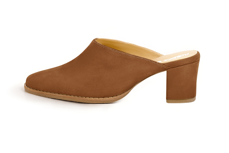 Caramel brown women's clog mules. Round toe. Medium block heels. Profile view - Florence KOOIJMAN